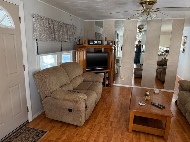 Building Photo - 100 Phelps St