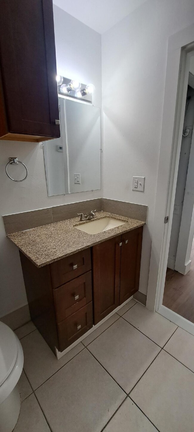 Foto del edificio - 1356 Alpha St