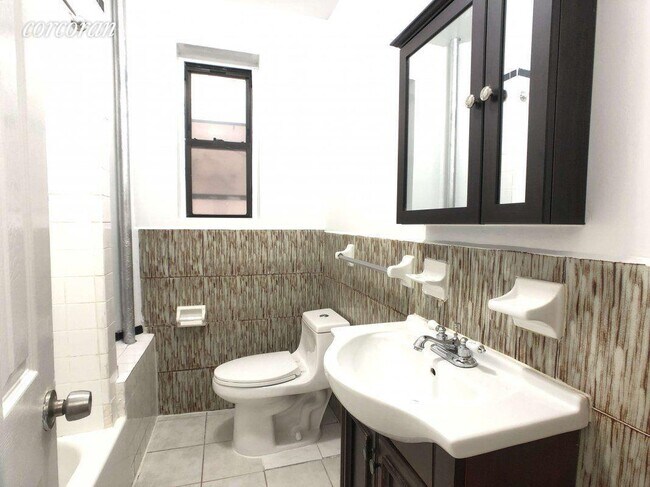 Building Photo - 510 W 134th St