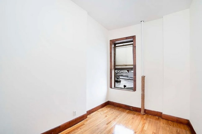 Building Photo - 203 17th St
