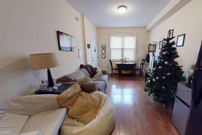 Foto del edificio - 5 br, 2 bath Duplex - 1802 WILLINGTON ST U...