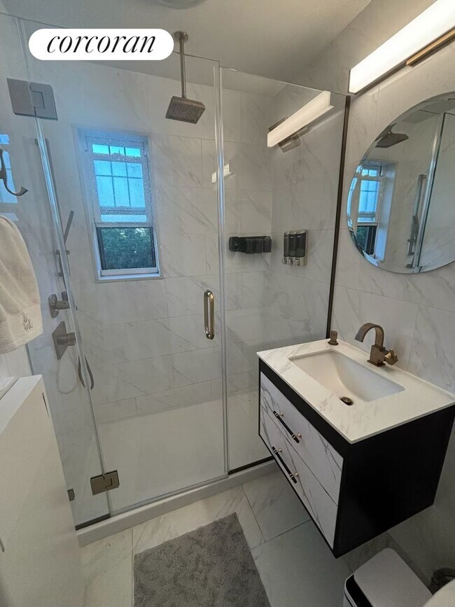 Foto del edificio - 68-8 138th St