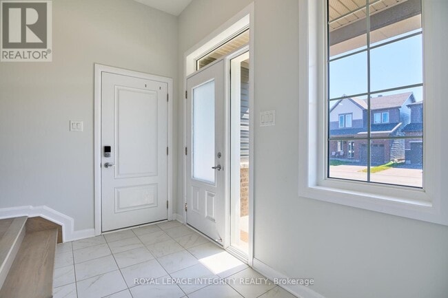 Building Photo - 223 Elsie MacGill Walk
