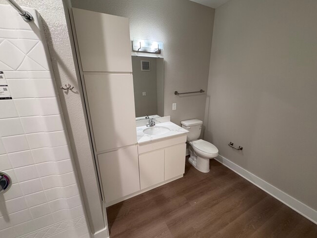 Bathroom - Burlington Post II