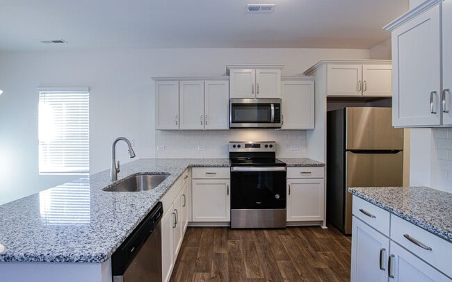 Foto del edificio - 3BD/2.5 Bath Townhome in Midland Wyntree Community- AVAILABLE NOW