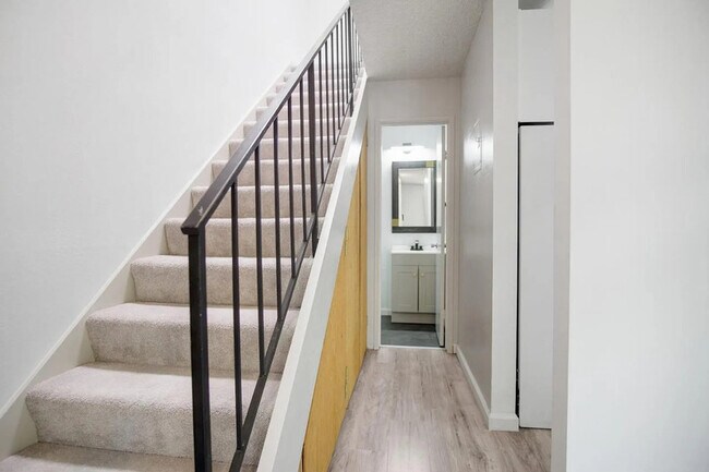 Foto del edificio - 490 Auburn Way