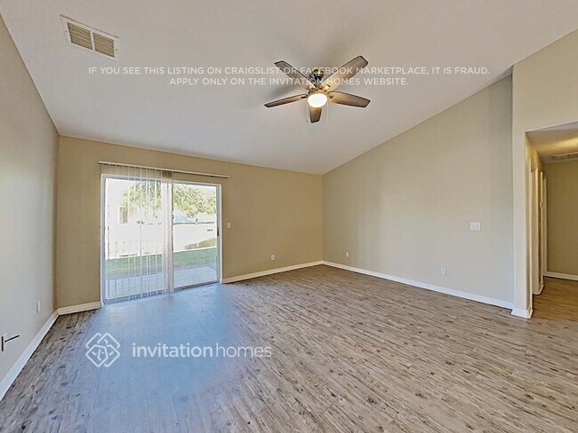 Foto del edificio - 5345 Plantation Home Way