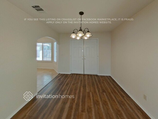 Foto del edificio - 740 Spruce Tree Cir