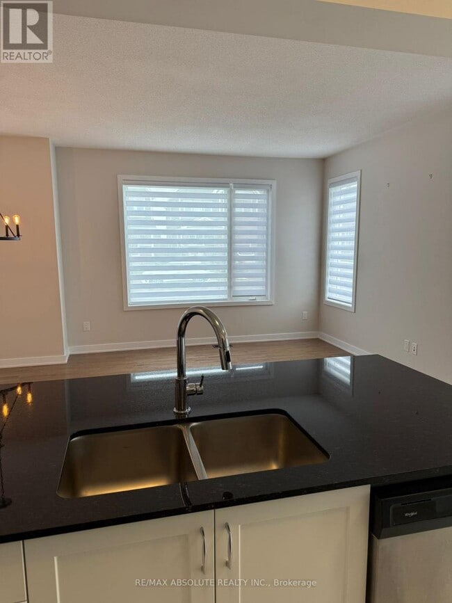 Photo du bâtiment - 506 Oldenburg Ave