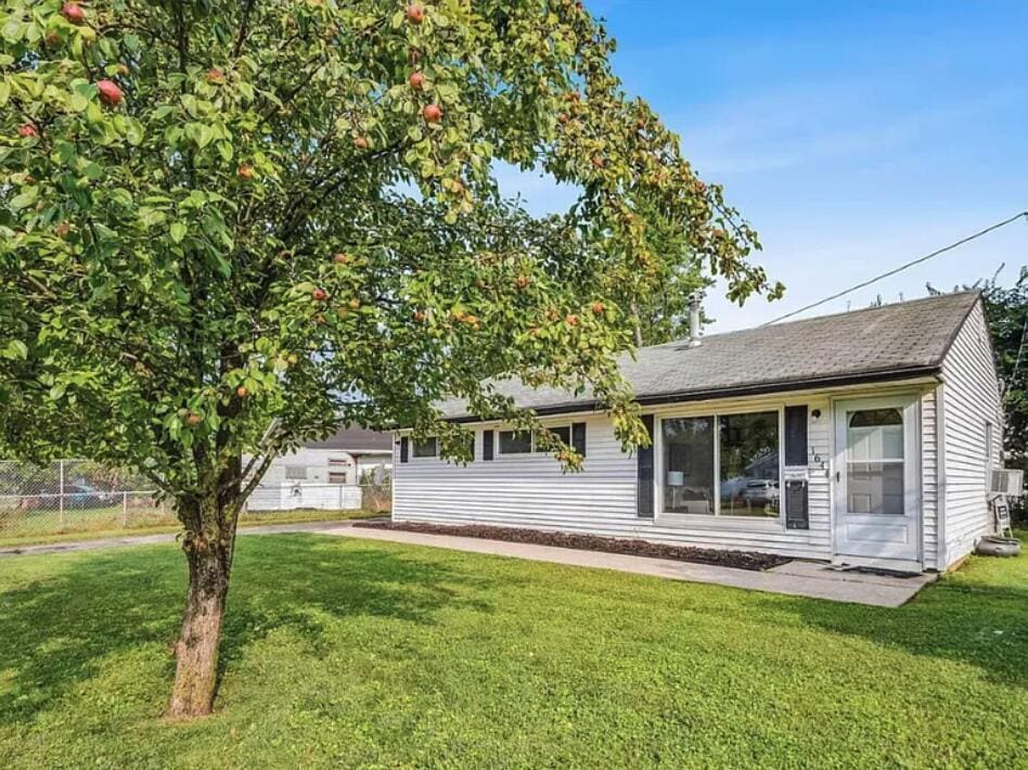 Foto principal - 1644 Eastbrook Dr S