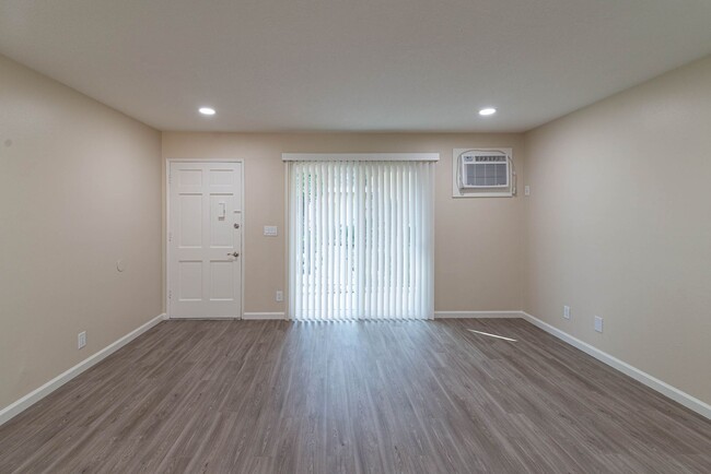 Foto del interior - MONTICELLO APARTMENT HOMES- FULLY UPGRADED...