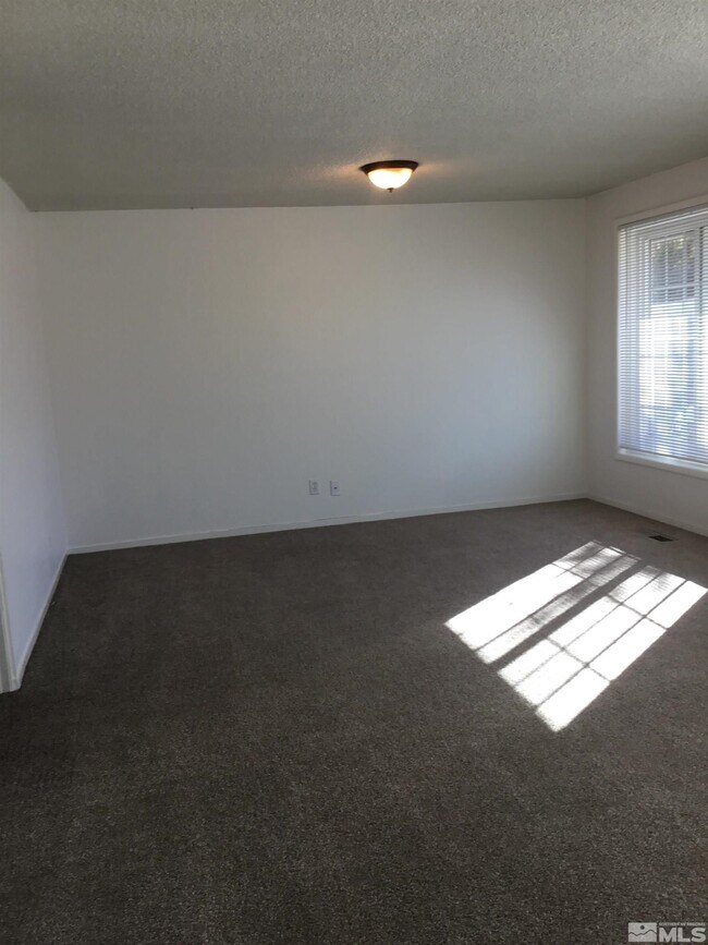 Building Photo - 1760 Hunter Lake Dr