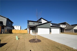 Building Photo - 1600 SW Poigai Wy