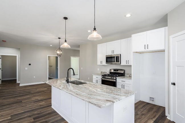 Building Photo - 946 Kings Dr