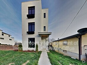Building Photo - 1256 Thomas St