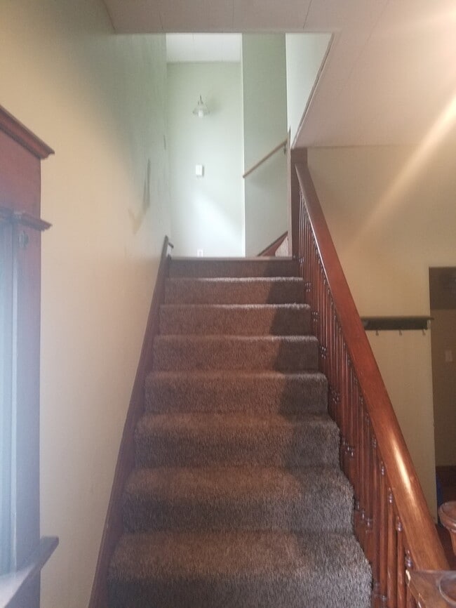 Building Photo - 2 Story Apartment!