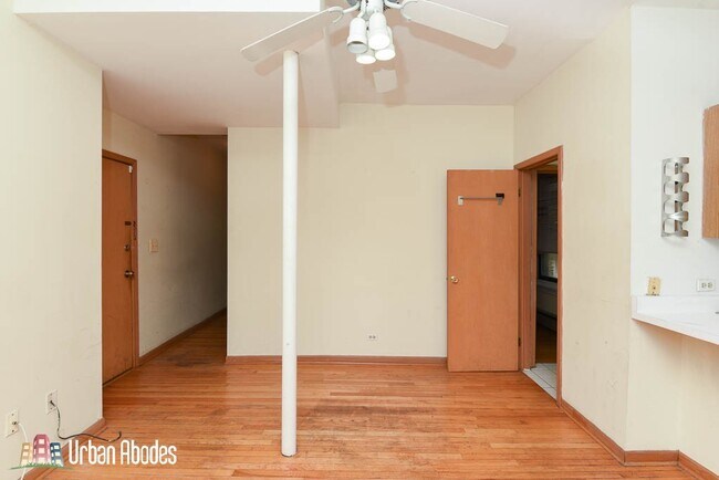 Foto del edificio - 604 W Barry Ave