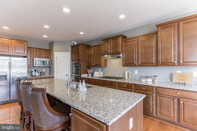 Building Photo - 2716 Beech Orchard Ln