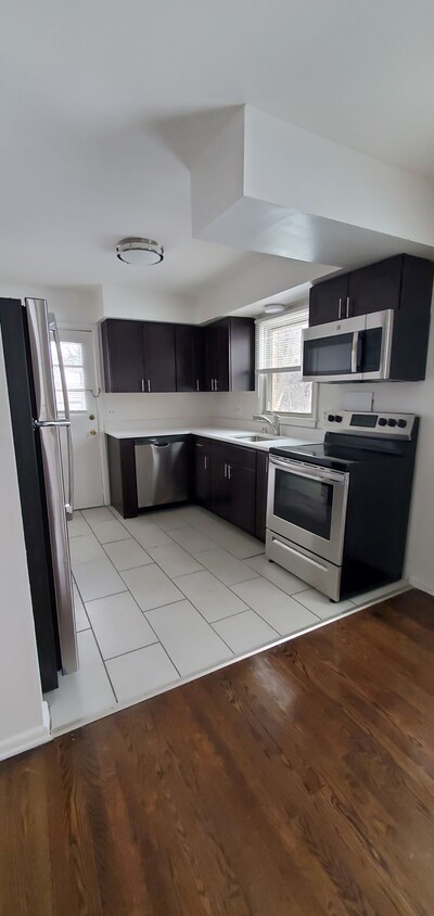 1 Bedroom - Upgraded Kitchen - Greenway Apartments