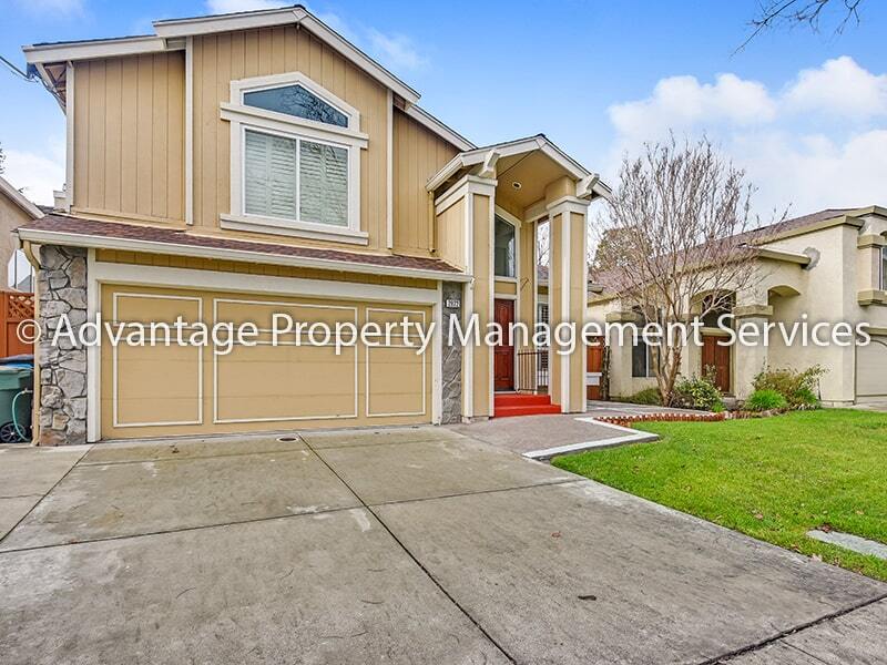 Spacious 4 Bed/3 Bath 2,420 sf House off House Rental in