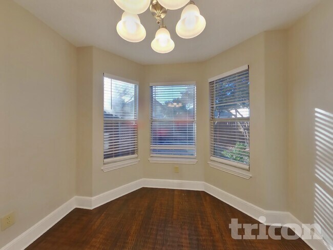 Foto del edificio - 1714 Circle Creek Dr