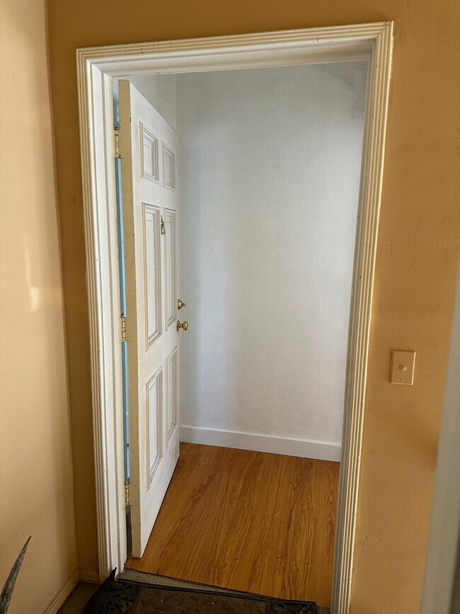 Entrance w/new hardwood - 1425 S Beverly Dr