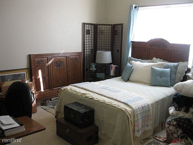 Foto del edificio - 4 br, 3 bath House - 4736 Bedford Avenue