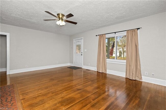 Foto del edificio - 3537 Buckingham St