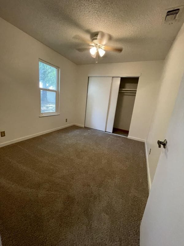 Building Photo - 7959 La Riviera Dr