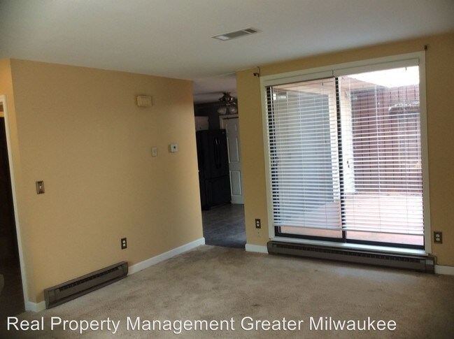 Building Photo - 2 br, 1.5 bath House - 8311 N 107TH #B