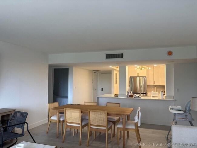 Building Photo - 4900 N Ocean Blvd