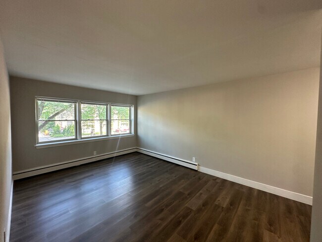 Foto del edificio - 1560 N Prospect Ave