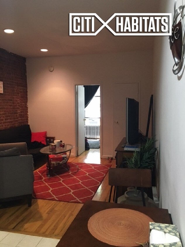 Primary Photo - 405 E 90th St
