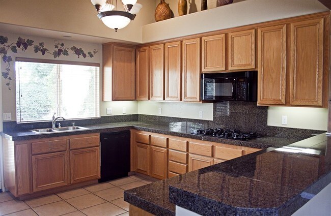 Foto del edificio - Wonderful 4/3 home on a Quiet Cul-de-Sac