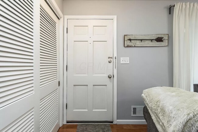 Foto del edificio - 2497 Fishinger Rd