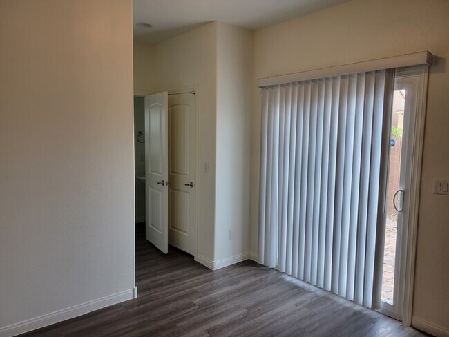 Foto del edificio - Newer 3 bedroom home in Treville Subdivision!