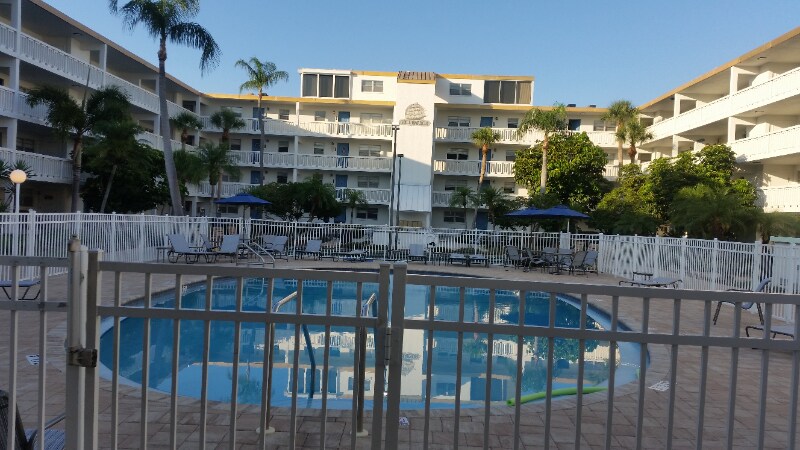 Foto principal - 17105 Gulf Blvd