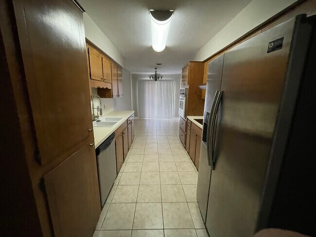 Foto del edificio - 1608 Shirley Dr