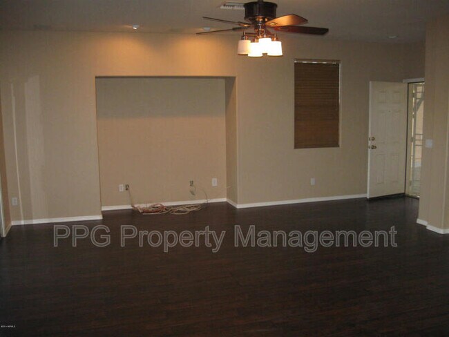 Foto del edificio - 12832 W Glenrosa Dr