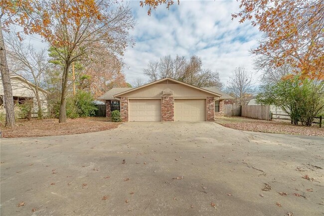 Foto del edificio - 2 Bedroom 2 bath duplex in East Fayetteville