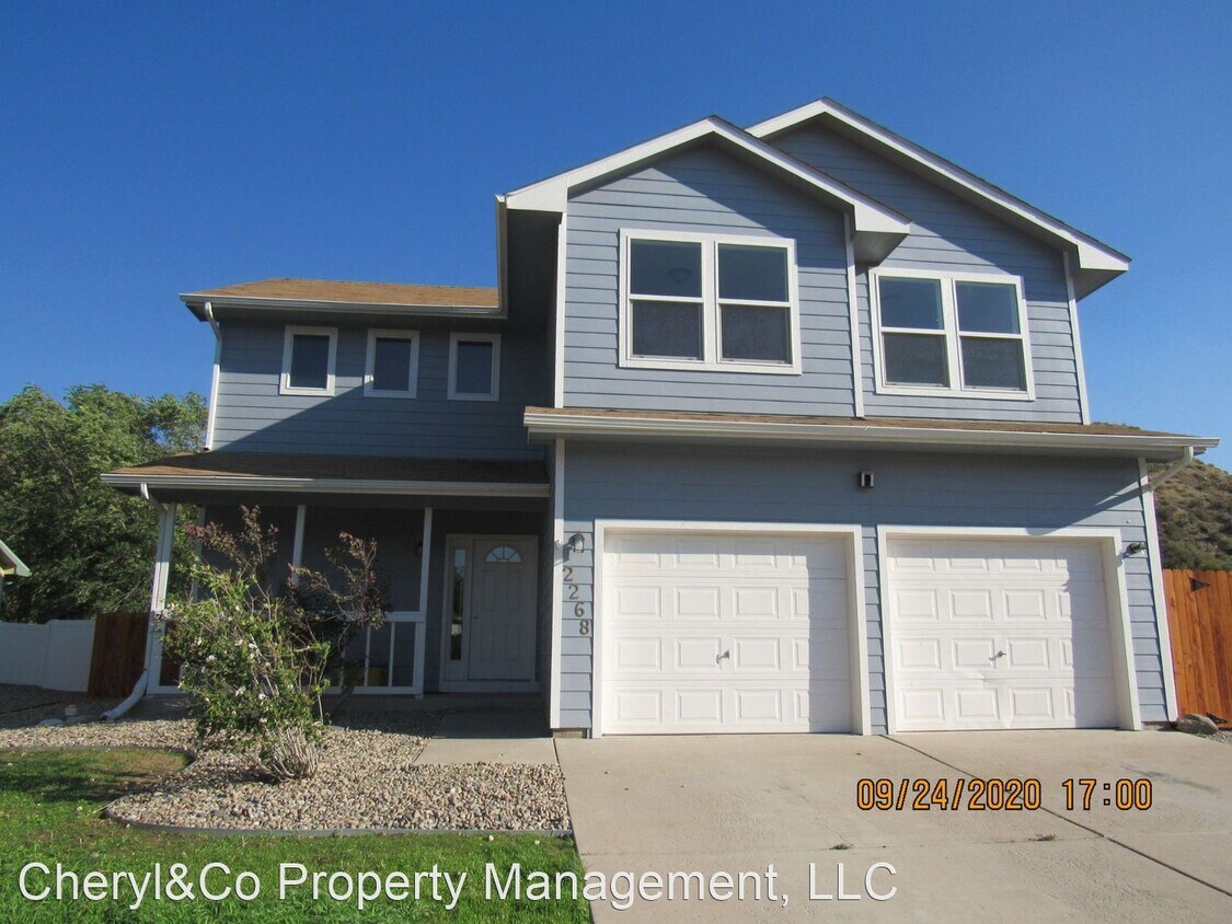 Primary Photo - 4 br, 2.5 bath House - 2268 Acacia Avenue