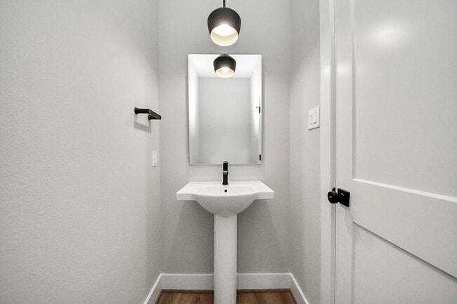 Building Photo - 5806 Francis Oak Ln