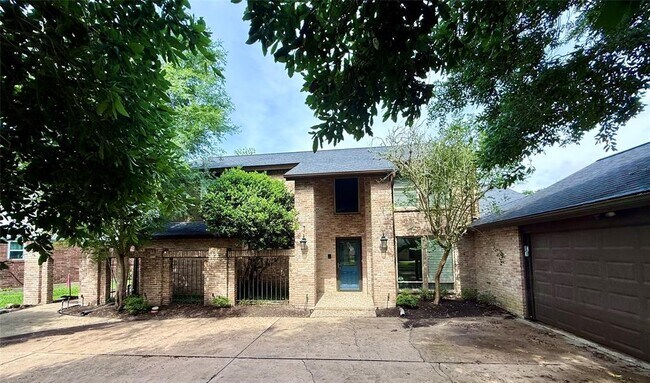 Foto del edificio - 3307 Deerwood Ln