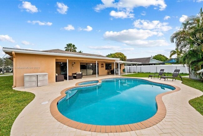 Foto del edificio - 1321 SW 129th Way