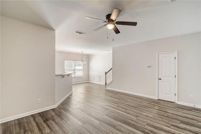 Building Photo - 544 Oakside Pl