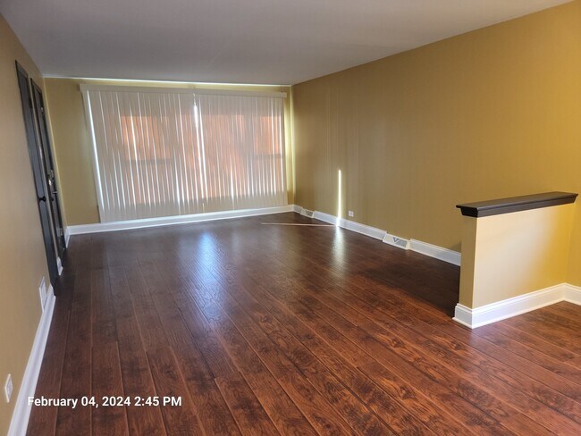 Building Photo - 9735 S Ave J