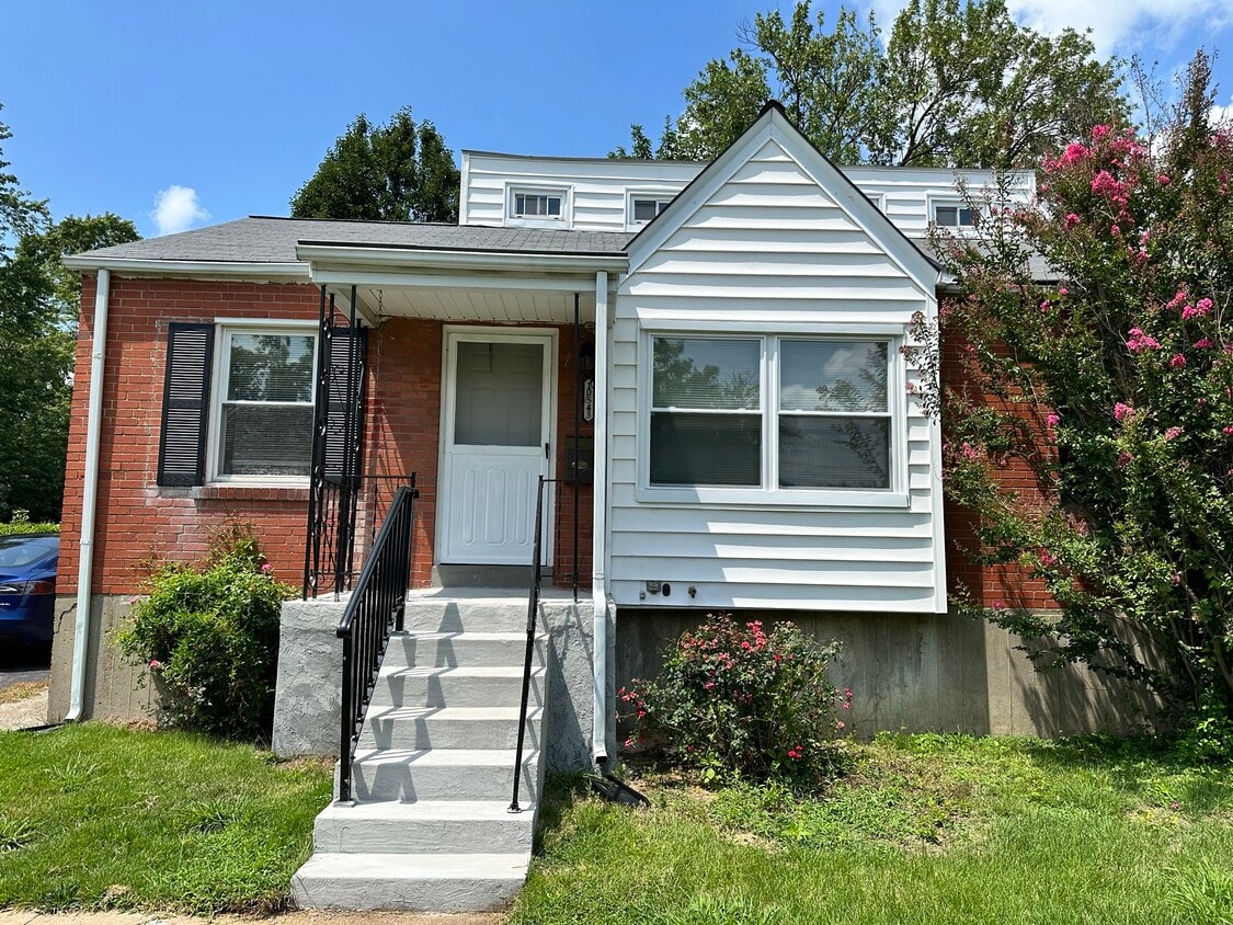 10543 St Xavier Ln, Saint Ann, MO 63074 House Rental in Saint Ann, MO