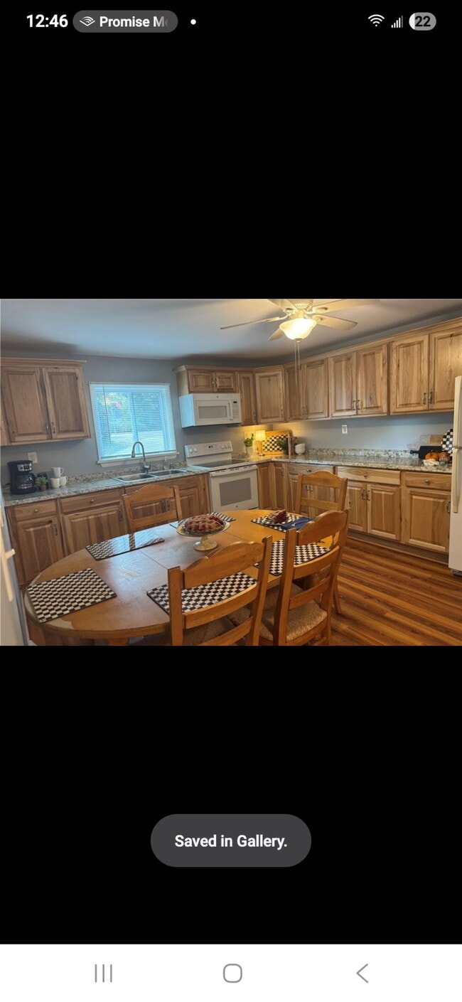 Building Photo - 3126 East Ave