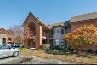 Building Photo - 6644 Pondside Cir
