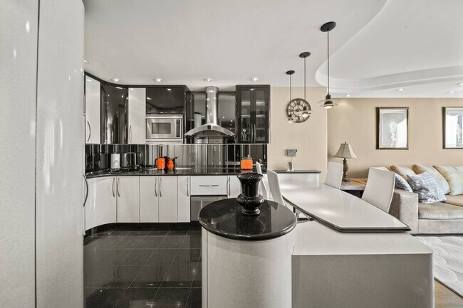 Foto del edificio - 3111 Ocean Pkwy